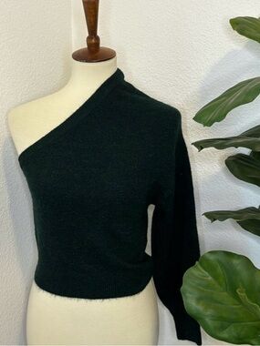 NWT OAK+Fort Off Shoulder Sweater